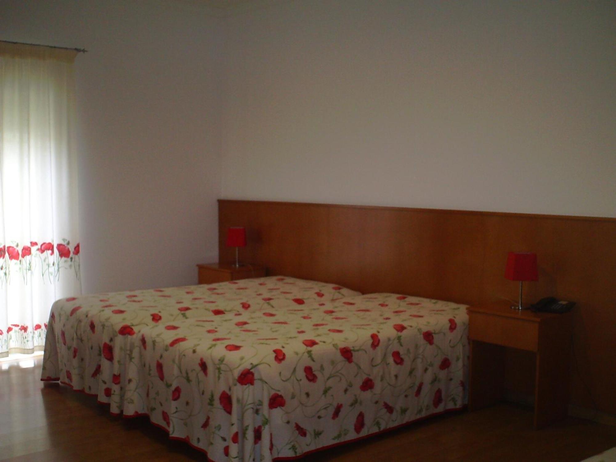 Hotel Serafim Almodovar Luaran gambar