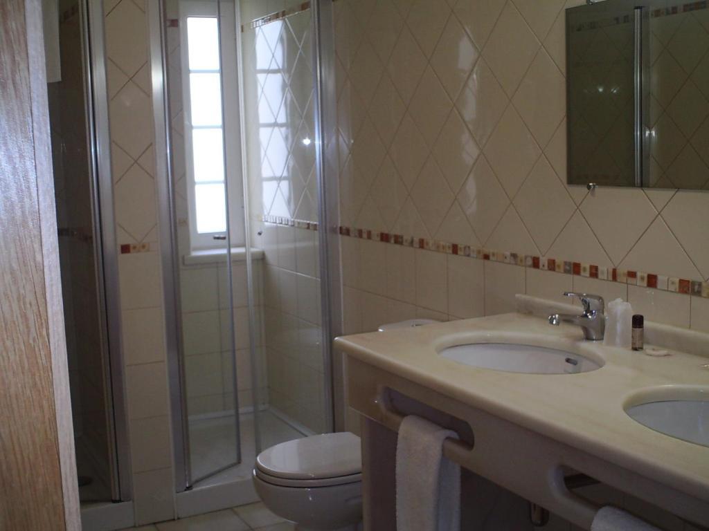 Hotel Serafim Almodovar Bilik gambar